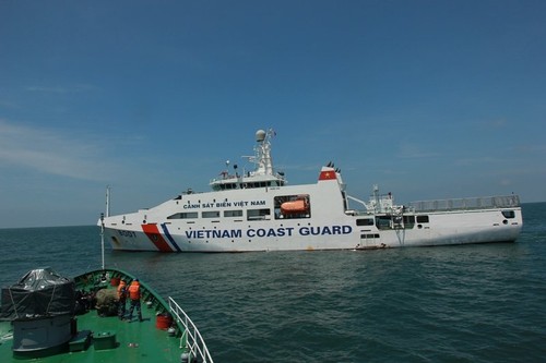 Cảnh sát biển Việt Nam và Ấn Độ tập luyện tìm kiếm cứu nạn trên biển - ảnh 1
