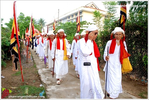 Tưng bừng, rộn rã lễ hội Katê của đồng bào Chăm ở Ninh Thuận - ảnh 2