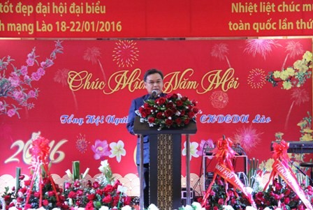 Việt kiều tại Lào chào mừng Đại hội X và Đại hội XII thành công tốt đẹp - ảnh 1