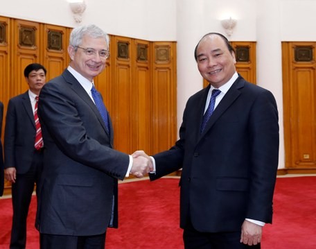 Phó Thủ tướng Nguyễn Xuân Phúc tiếp Chủ tịch Quốc hội Cộng hòa Pháp  - ảnh 1