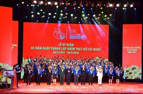 Kỷ niệm 85 năm Ngày thành lập Đoàn TNCS Hồ Chí Minh và trao Giải thưởng Lý Tự Trọng năm 2016  - ảnh 1
