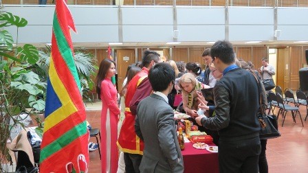 Lễ hội Hùng Vương với sinh viên Việt Nam và Nga tại Học viện Ngoại Giao Quốc gia Moskva - ảnh 8
