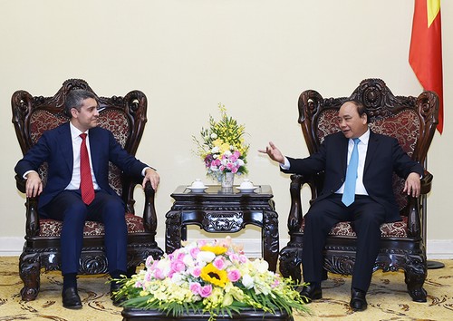 Thủ tướng Nguyễn Xuân Phúc tiếp lãnh đạo Ngân hàng đầu tư Goldman Sachs  - ảnh 1