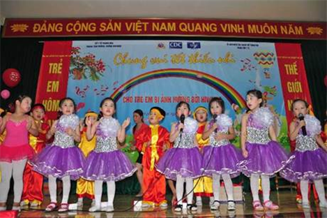 Việt Nam thực thi kế hoạch hành động quốc gia về trẻ em bị ảnh hưởng bởi HIV/AIDS - ảnh 1