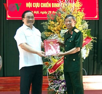 Bí thư Thành ủy Hà Nội Hoàng Trung Hải thăm và làm việc với Hội cựu chiến binh Hà Nội - ảnh 1