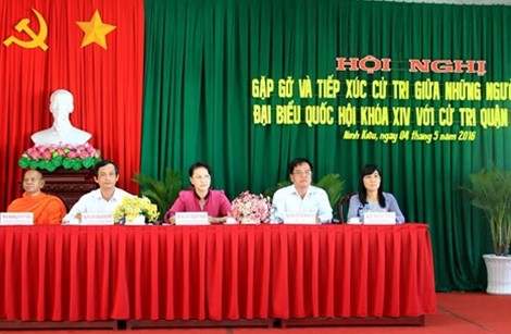 Chủ tịch Quốc hội Nguyễn Thị Kim Ngân tiếp xúc cử tri tại Cần Thơ - ảnh 1