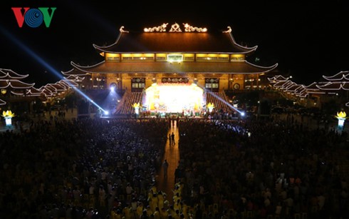 Đại lễ Cung nghinh tượng Phật ngọc vì hoà bình thế giới tại Quảng Ninh - ảnh 1