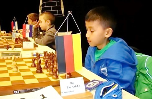 Cậu bé 10 tuổi gốc Việt vô địch cờ vua ở Đức - ảnh 1