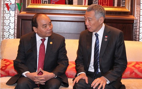 Thủ tướng Nguyễn Xuân Phúc tiếp xúc song phương bên lề Hội nghị Cấp cao ASEM 11  - ảnh 2
