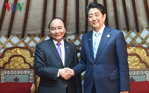 Thủ tướng Nguyễn Xuân Phúc tiếp xúc song phương bên lề Hội nghị Cấp cao ASEM 11  - ảnh 8