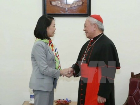 Trưởng Ban Dân vận Trung ương Trương Thị Mai đến thăm và chúc mừng Tòa Giám mục Giáo phận Hà Nội - ảnh 1