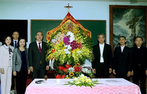 Chủ tịch Ủy ban Trung ương Mặt trận Tổ quốc Việt Nam Nguyễn Thiện Nhân thăm đồng bào Công giáo  - ảnh 1