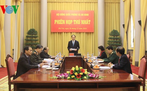 Chủ tịch nước Trần Đại Quang chủ trì phiên họp thứ nhất Hội đồng Quốc phòng và An ninh( 2016-2021) - ảnh 1