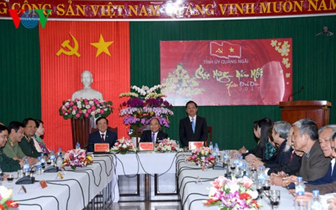 Thủ tướng Nguyễn Xuân Phúc thăm, chúc Tết tại Quảng Nam, Quảng Ngãi - ảnh 2