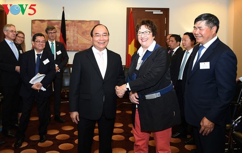 Thủ tướng Nguyễn Xuân Phúc tiếp Bộ trưởng Kinh tế và Năng lượng Liên bang Đức - ảnh 1