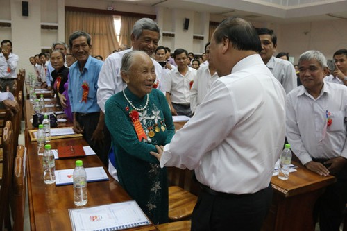 Thủ tướng dự Hội nghị biểu dương người có công với cách mạng tiêu biểu tỉnh Quảng Nam - ảnh 2