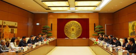 Tăng cường hợp tác giữa hai cơ quan tham mưu của Quốc hội Việt Nam và Mông Cổ - ảnh 1