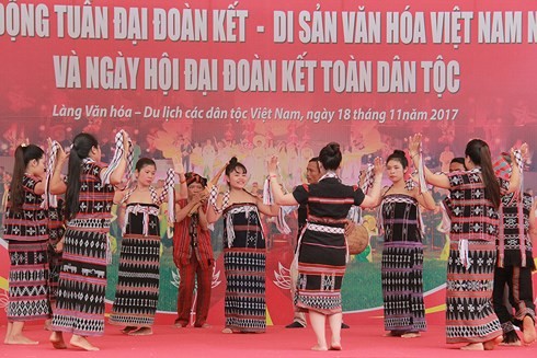 Khai mạc Tuần “Đại đoàn kết các dân tộc - Di sản văn hóa Việt Nam” năm 2017 - ảnh 2