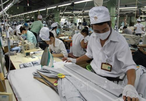 Bloomberg đánh giá tích cực về kinh tế Việt Nam  - ảnh 1