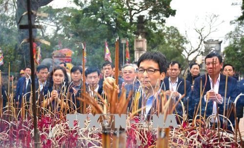 Phó Thủ tướng Vũ Đức Đam kiểm tra công tác chuẩn bị Lễ hội đền Trần và chùa Hương - ảnh 2