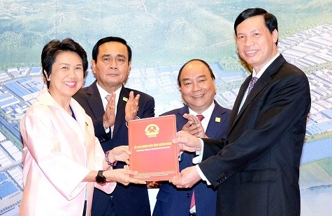 Thủ tướng Nguyễn Xuân Phúc gặp Thủ tướng Thái Lan bên lề GMS-6 - ảnh 2