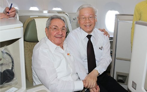 Chủ tịch Raul Castro Ruz cùng Tổng Bí thư Nguyễn Phú Trọng đi thăm thành phố Santiago De Cuba  - ảnh 1
