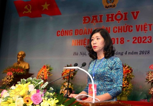 Ngày làm việc đầu tiên, Đại hội Công đoàn Viên chức Việt Nam lần thứ V nhiệm kỳ 2018 - 2023  - ảnh 1
