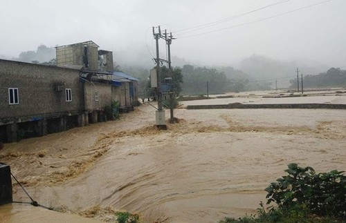 Các địa phương khẩn trương khắc phục thiệt hại do ảnh hưởng của bão Sơn Tinh - ảnh 2