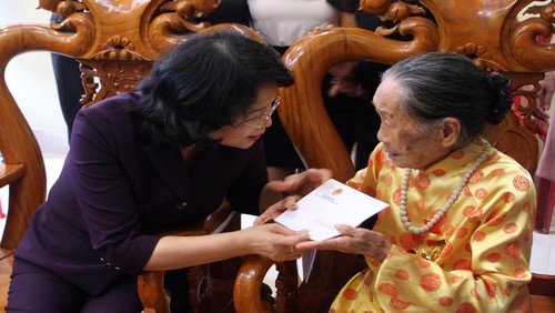Phó Chủ tịch nước thăm Trung tâm điều dưỡng thương binh Lạng Giang - ảnh 2