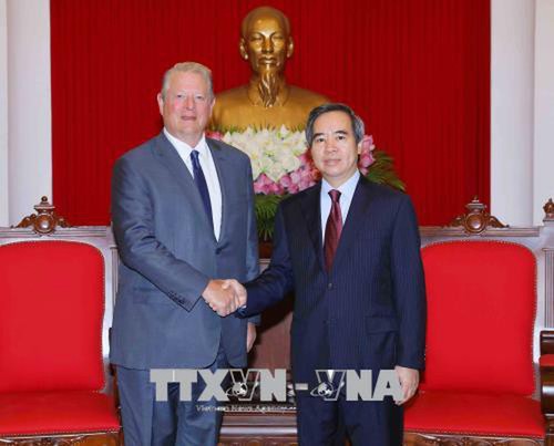 Trưởng ban Kinh tế Trung ương Nguyễn Văn Bình tiếp cựu Phó Tổng Thống Hoa Kỳ Al Gore  - ảnh 1