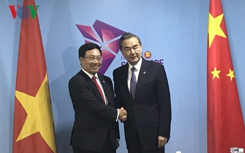 Phó Thủ tướng, Bộ trưởng Ngoại giao Phạm Bình Minh gặp song phương với Ngoại trưởng Trung Quốc và EU - ảnh 1