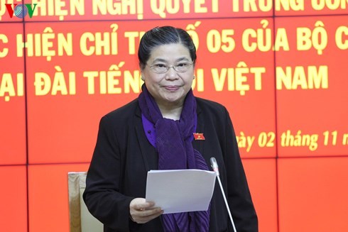 Phó Chủ tịch Quốc hội Tòng Thị Phóng làm việc với Đài Tiếng nói Việt Nam - ảnh 2