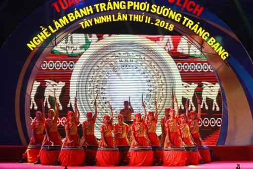 Tuần lễ Văn hóa, Du lịch nghề làm bánh tráng phơi sương Trảng Bàng Tây Ninh lần 2 năm 2018  - ảnh 1