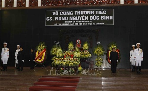 Tổ chức trọng thể Lễ tang Nguyên Giám đốc Học viện Chính trị quốc gia Hồ Chí Minh Nguyễn Đức Bình - ảnh 1