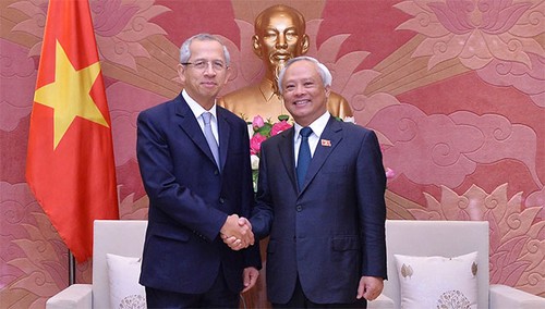 Phó Chủ tịch Quốc hội Uông Chu Lưu tiếp Đoàn đại biểu Tòa án tối cao Thái Lan  - ảnh 1