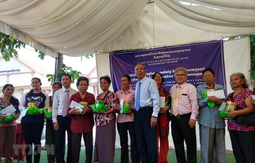 Tấm lòng Việt Nam đối với bà con kiều bào và người dân nghèo tại Campuchia - ảnh 1