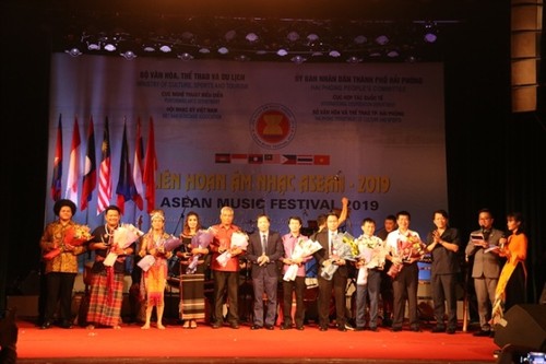 Bế mạc Liên hoan Âm nhạc ASEAN 2019 - ảnh 1