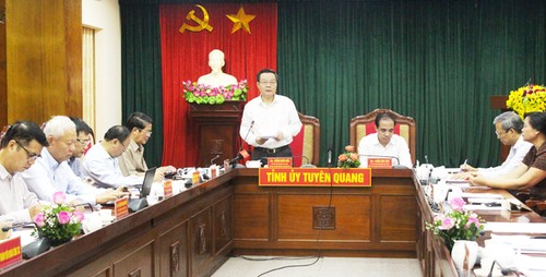Phó Chủ tịch Quốc hội Phùng Quốc Hiển làm việc với lãnh đạo tỉnh Tuyên Quang - ảnh 1
