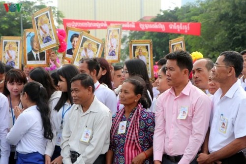Điện, Thư chúc mừng 66 năm Quốc khánh Campuchia - ảnh 1