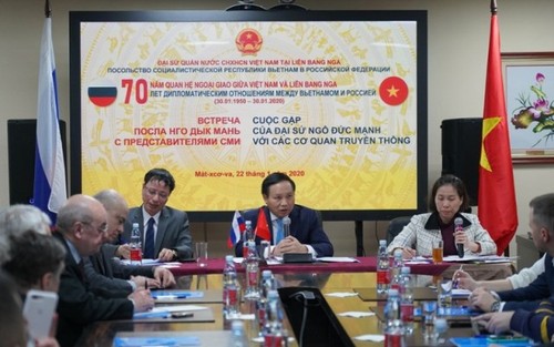 Họp báo và chiêu đãi kỷ niệm 70 năm thiết lập quan hệ ngoại giao Việt Nam-LB Nga - ảnh 1
