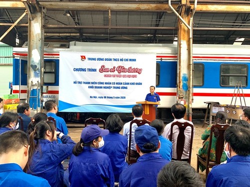 3 tấn gạo, 750 suất ăn trao tặng thanh niên công nhân đường sắt gặp khó khăn - ảnh 2