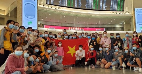 Các chuyến bay đưa công dân Việt Nam về nước an toàn - ảnh 1