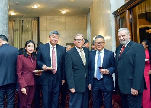 Hoạt động kỷ niệm 70 năm thiết lập quan hệ ngoại giao Việt Nam và Hungary - ảnh 1
