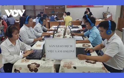 Phiên giao dịch việc làm trực tuyến kết nối 6 tỉnh miền Trung - ảnh 1