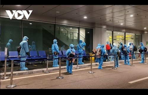 Quảng Ninh: Sân bay Vân Đồn đón chuyến bay đầu tiên sau khi kết thúc phong tỏa - ảnh 1
