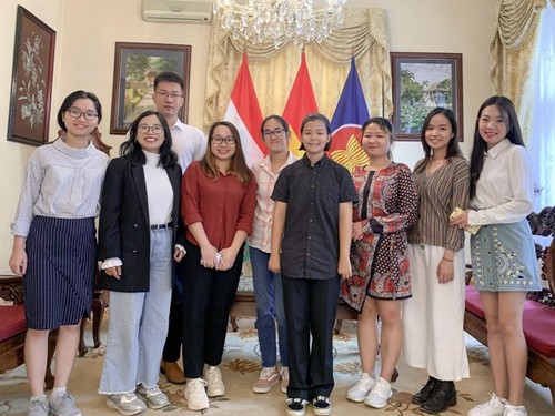 Sinh viên Việt Nam ở nước ngoài vững vàng vượt qua dịch bệnh - ảnh 2