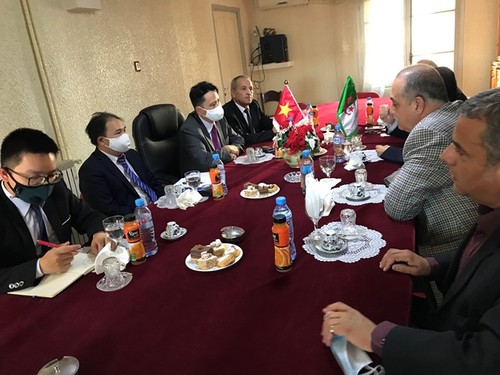 Đại sứ quán Việt Nam tại Algieria thúc đẩy hợp tác kinh tế, thương mại tại tỉnh Constantine - ảnh 3