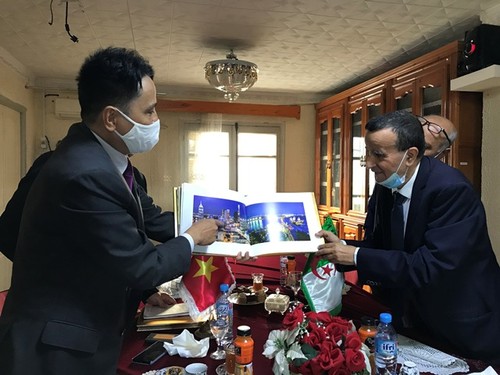 Đại sứ quán Việt Nam tại Algieria thúc đẩy hợp tác kinh tế, thương mại tại tỉnh Constantine - ảnh 4