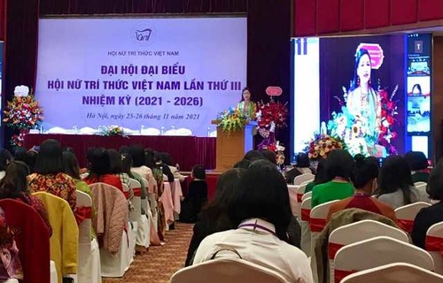 Tập hợp, đoàn kết, phát huy sức mạnh trí tuệ của nữ trí thức Việt Nam trong phát triển của đất nước  - ảnh 1