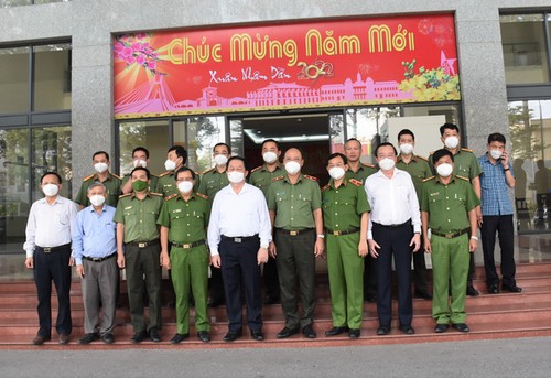 Trưởng ban Tuyên giáo Trung ương Nguyễn Trọng Nghĩa thăm và chúc Tết tại Thành phố Hồ Chí Minh  - ảnh 1